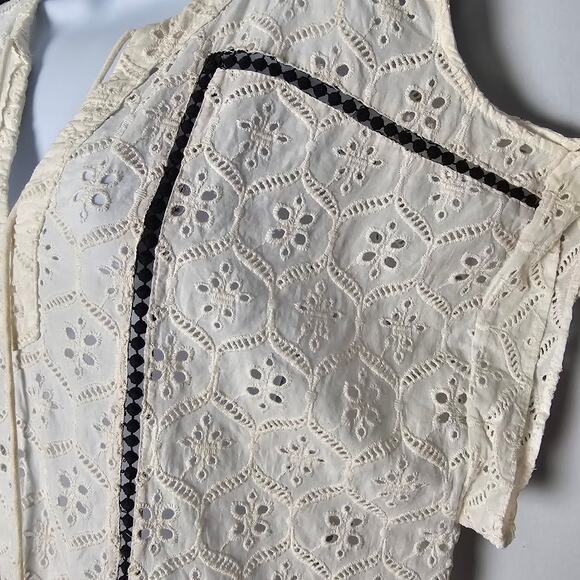 Hemant & Nandita White Eyelet Embroidered Dress M Tassel Hem Boho Indian Made - Picture 9 of 12